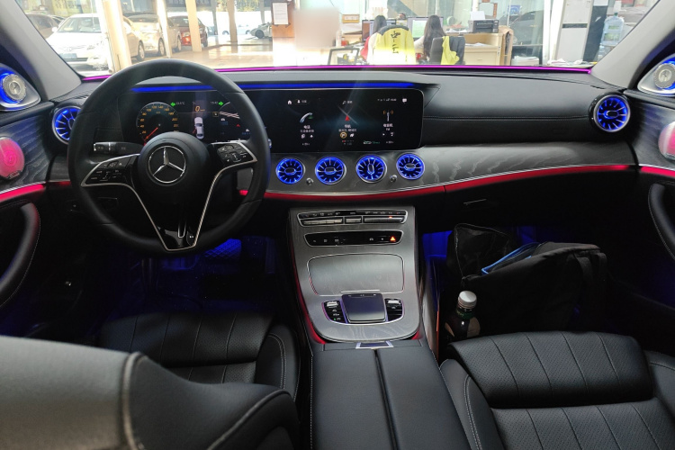 奔驰E级 2022款 E 260 L中控内饰12