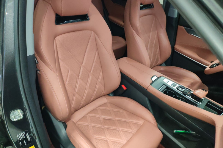 长安CS75 PLUS 2023款 第三代 1.5T 自动尊贵型局部细节41