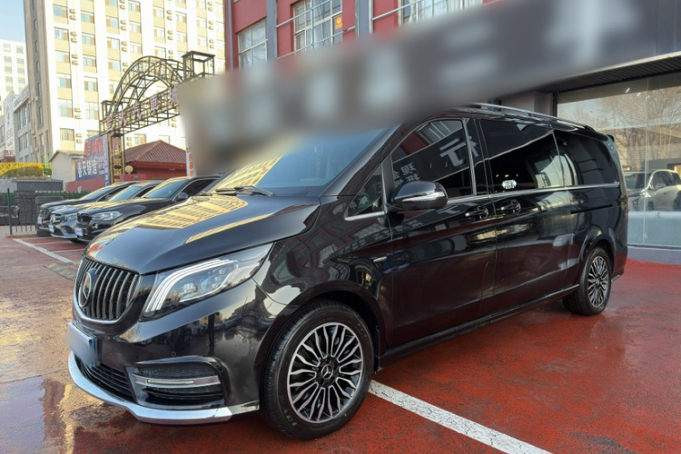 奔驰V级 2017款 V 260 L 尊贵加长版车身外观6005