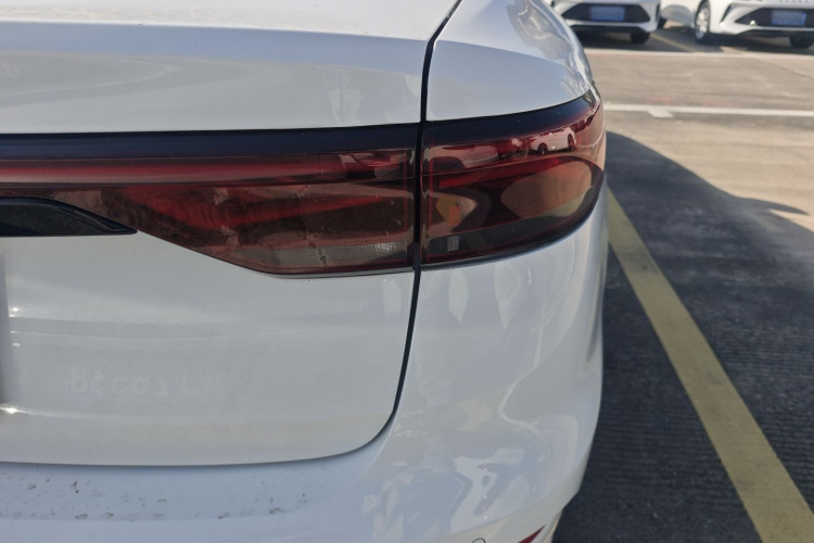 吉利汽车 帝豪 2022款 第4代 1.5L CVT尊贵型车身外观6004