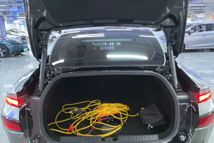 小鹏P7 2023款 P7i 702 Pro局部细节23