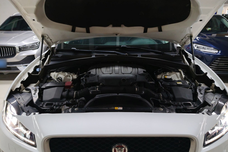 捷豹F-PACE 2016款 3.0 SC 四驱R-Sport运动版局部细节24