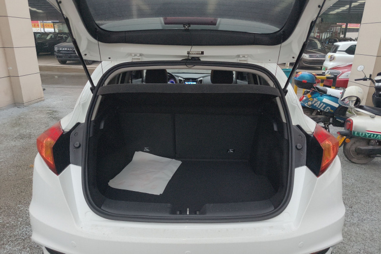 长安 逸动 2016款 XT 1.6L 手动俊酷型机舱底盘23