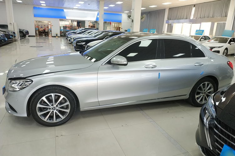 奔驰C级 2019款 改款 C 260 L车身外观4