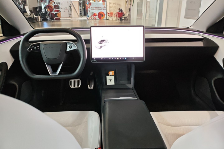 特斯拉 Model 3 2023款 后轮驱动版中控内饰12