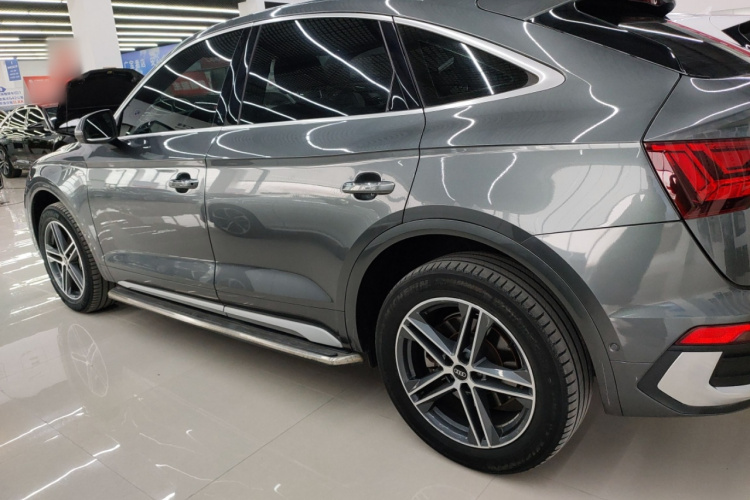 奥迪Q5L Sportback 2021款 40 TFSI 时尚型车身外观4