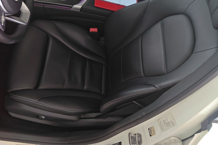 奔驰C级 2020款 C 260 L 运动版局部细节19