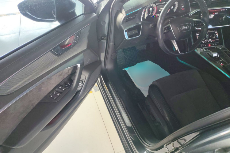 奥迪A6L 2019款 40 TFSI 豪华动感型中控内饰7003