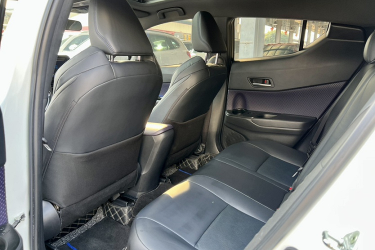 丰田C-HR 2020款 2.0L 豪华版中控内饰7004