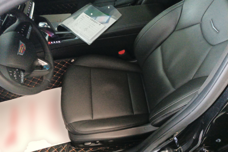 凯迪拉克CT4 2023款 25T 豪华型中控内饰19