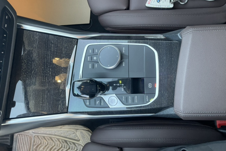 宝马3系 2021款 改款二 325Li M运动套装局部细节18