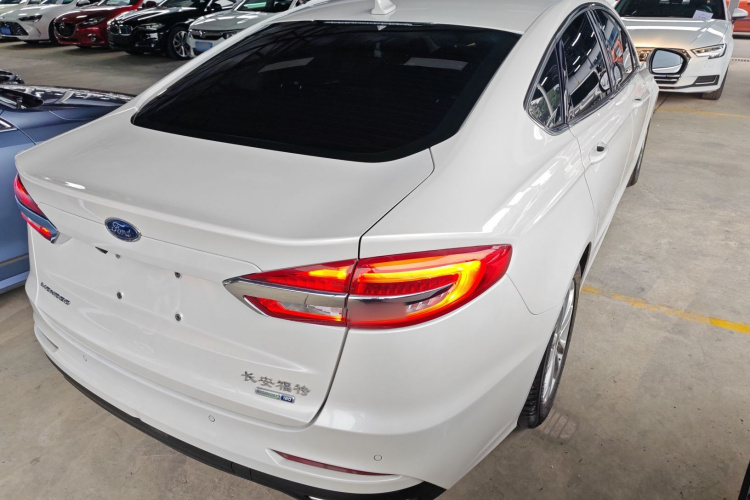 福特 蒙迪欧 2018款 EcoBoost 180 智控时尚型 国VI车身外观7
