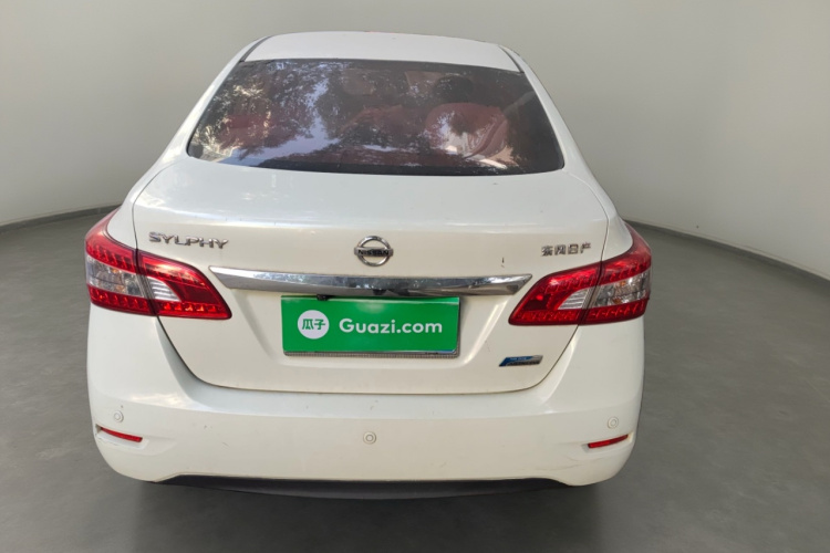 日产 轩逸 2014款 1.6XV CVT尊享版车身外观6