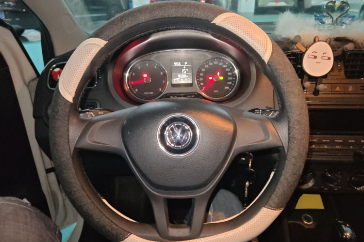 大众 Polo 2014款 1.6L 自动舒适版中控内饰13