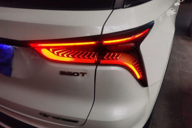 长安CS75 PLUS 2020款 1.5T 自动豪华型车身外观9