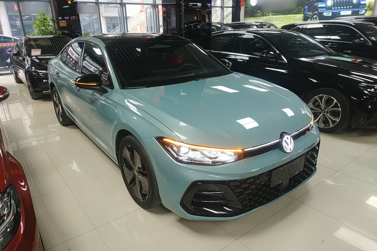 大众 帕萨特 2025款 Pro 380TSI 星空龙尊版车身外观3