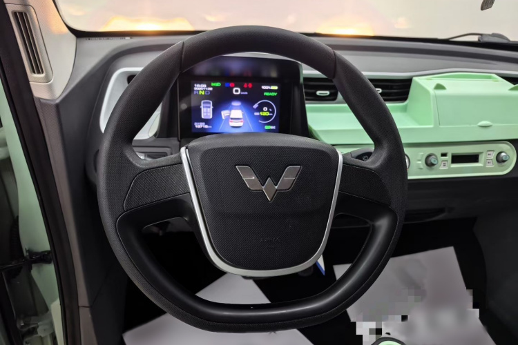 五菱汽车 宏光MINIEV 2022款 马卡龙时尚款 三元锂中控内饰7003