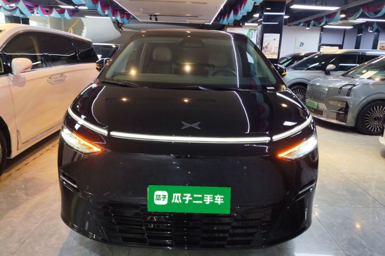 小鹏X9 2025款 650长续航 Max车身外观2