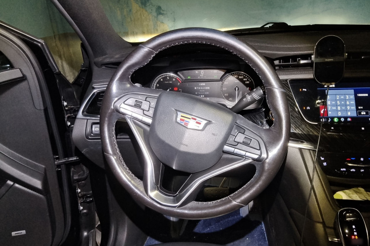 凯迪拉克XT6 2021款 2.0T 六座四驱豪华型中控内饰13