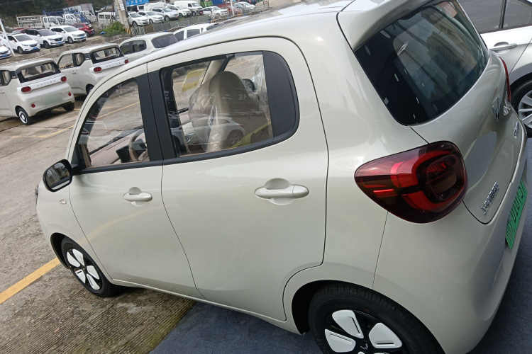 五菱汽车 宏光MINIEV 2025款 四门版 进阶款车身外观4