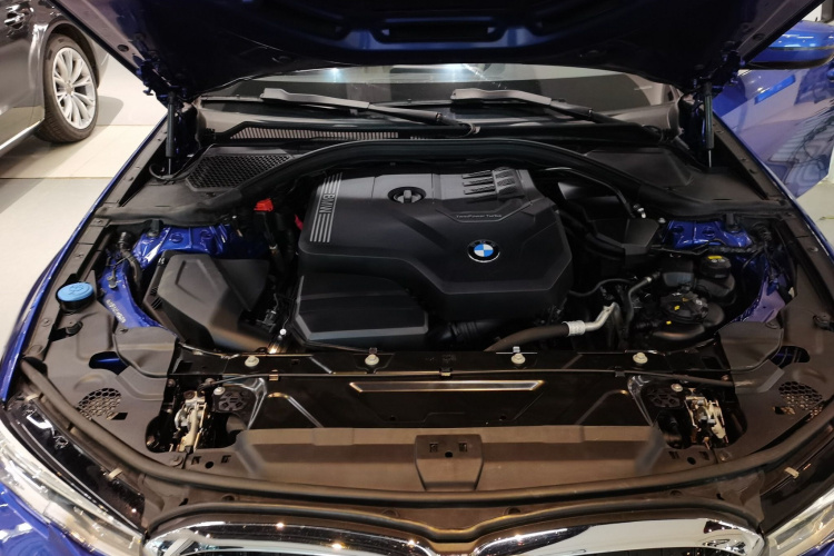 宝马3系 2020款 325i M运动套装机舱底盘24