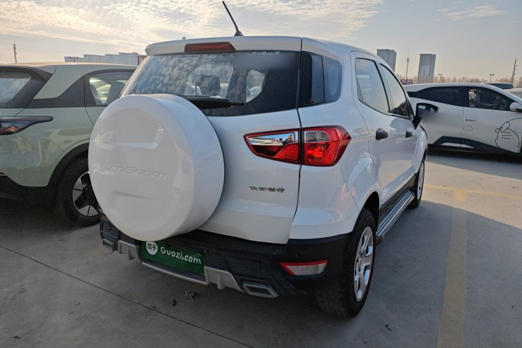 福特 翼搏 2018款 1.5L 手动精翼型车身外观7