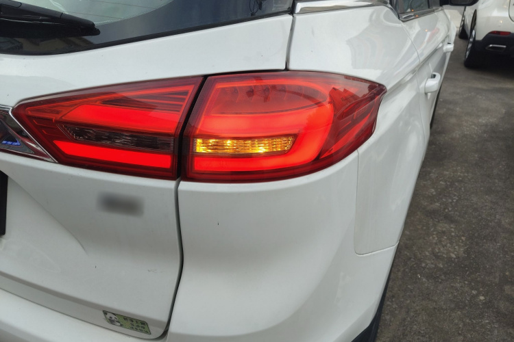 吉利汽车 博越 2016款 2.0L 手动智尚型车身外观6006