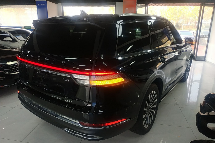 林肯 飞行家 2023款 3.0T V6 四驱尊雅巡航版 六座车身外观7