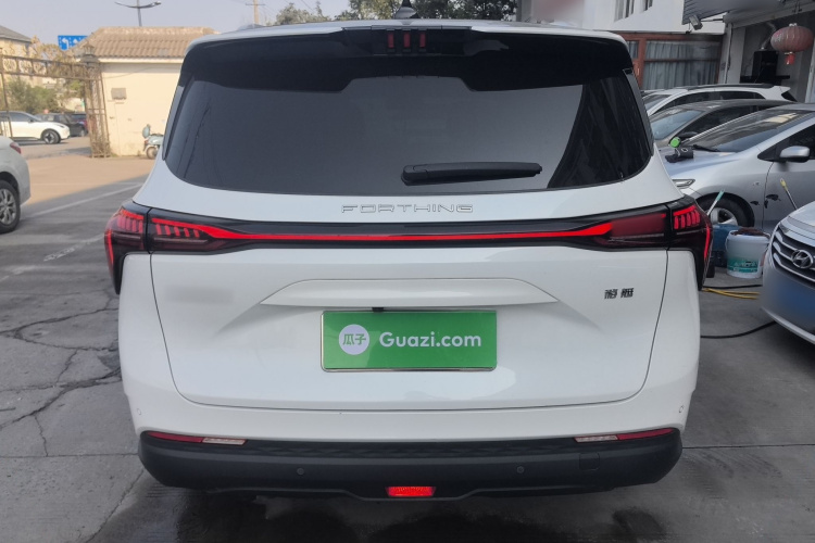 东风风行 风行游艇 2022款 1.5T DCT逐浪版车身外观6