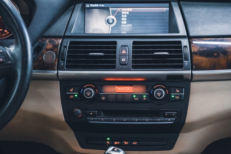 宝马X5(进口) 2011款 xDrive50i 领先型中控内饰7006