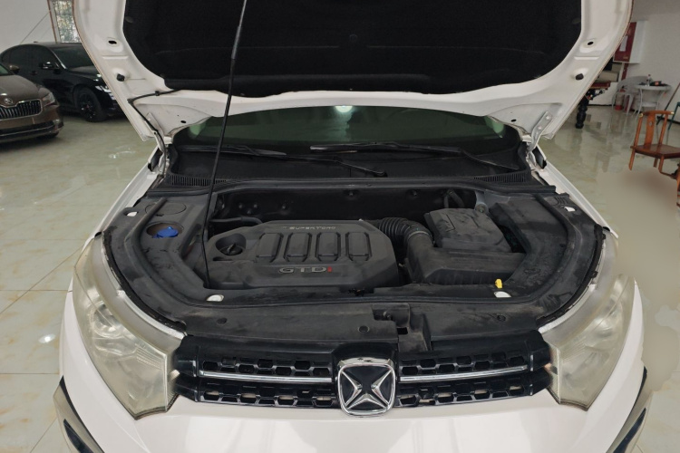 江铃 驭胜S330 2016款 1.5L GTDi 自动两驱尊贵版机舱底盘24