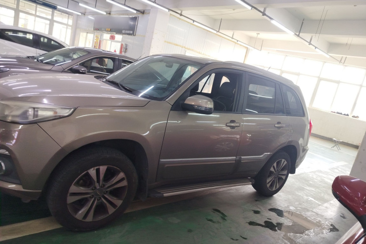 奇瑞 瑞虎3 2015款 1.6L CVT智尚纪念版车身外观4