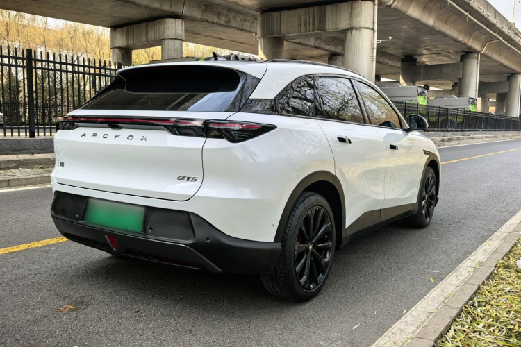 ARCFOX极狐 极狐 阿尔法T5(ARCFOX αT5) 2025款 630 神行版车身外观6006