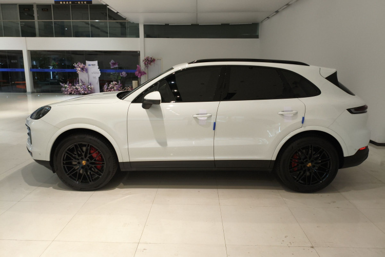 保时捷 2024款 Cayenne 3.0T车身外观6003