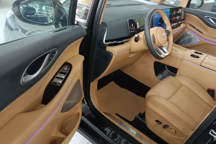 岚图汽车 岚图梦想家 2025款 PHEV 四驱尊贵鲲鹏版中控内饰20