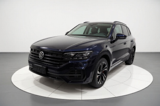 大众 途锐 2022款 3.0TSI 锐享版 曜黑运动套装