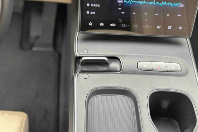 蔚来ET5T 2024款 75kWh Touring中控内饰7010