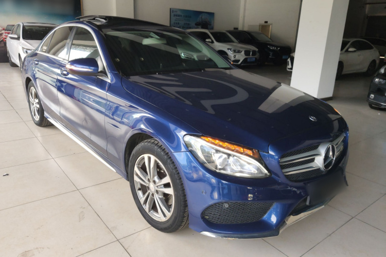 奔驰C级 2015款 改款 C 200 L 运动型车身外观3