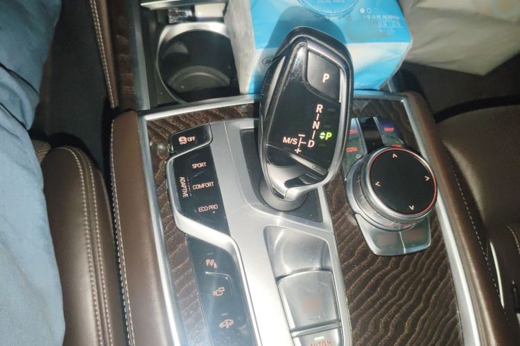 宝马7系 2017款 740Li xDrive 豪华型局部细节18