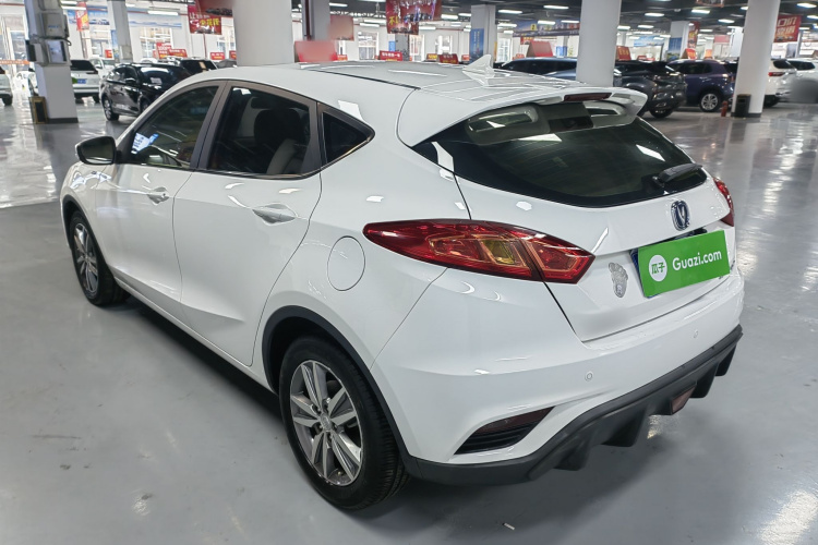 长安 逸动 2016款 XT 1.6L GDI 手动致酷型车身外观6008