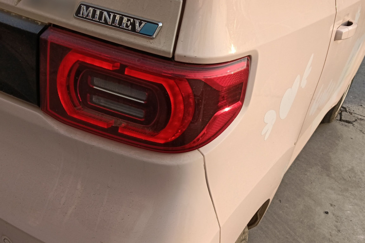 五菱汽车 宏光MINIEV 2021款 马卡龙臻享款 磷酸铁锂车身外观6006