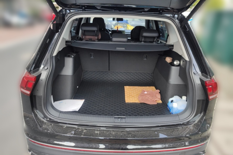 大众 途观L 2025款 出众款 300TSI 自动两驱龙腾版中控内饰23