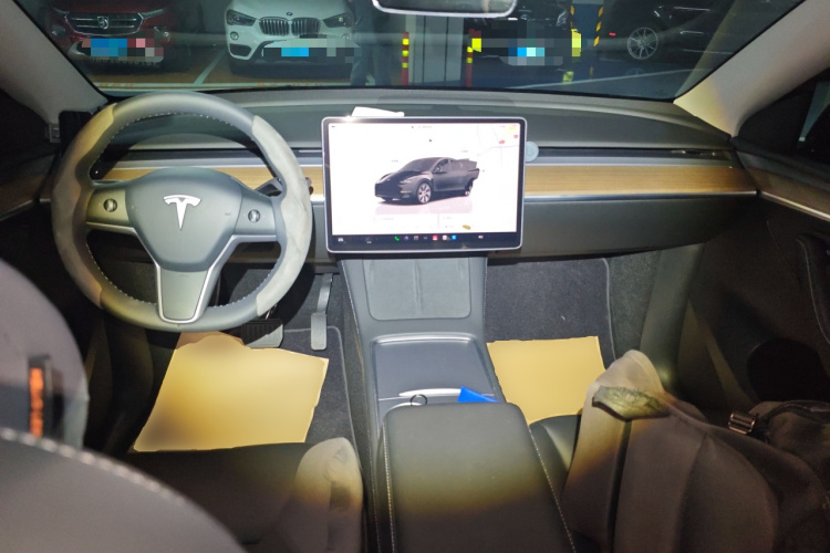 特斯拉 Model Y 2022款 改款 后轮驱动版中控内饰12