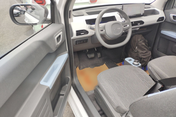 吉利银河 2024款 熊猫mini 200km 耐力熊中控内饰20