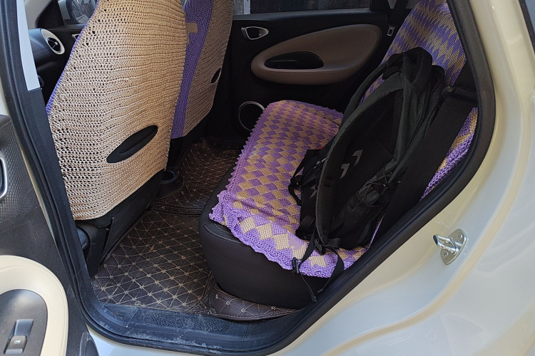 五菱汽车 五菱缤果 2023款 203km 轻享款中控内饰21