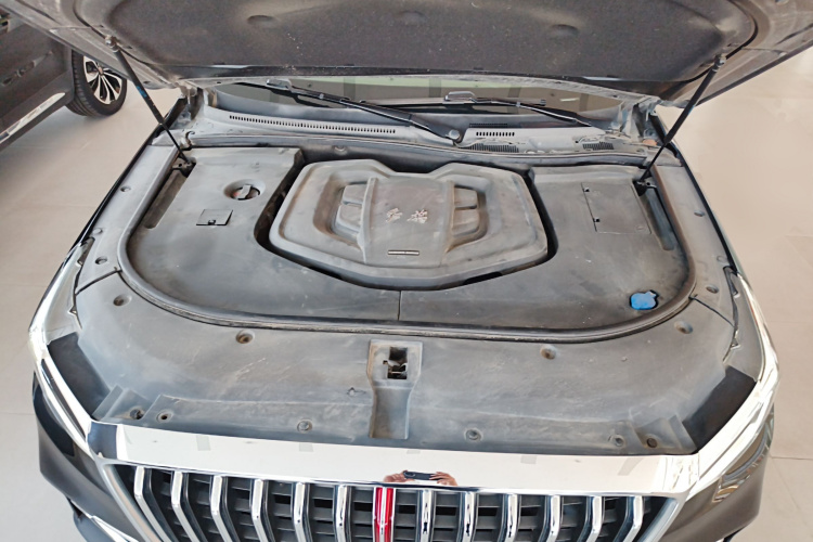 红旗HS7 2022款 2.0T DCT两驱智联旗享版 五座机舱底盘24