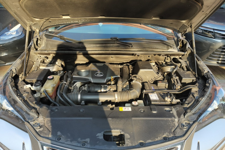 雷克萨斯NX 2018款 300 前驱 锋行版机舱底盘24