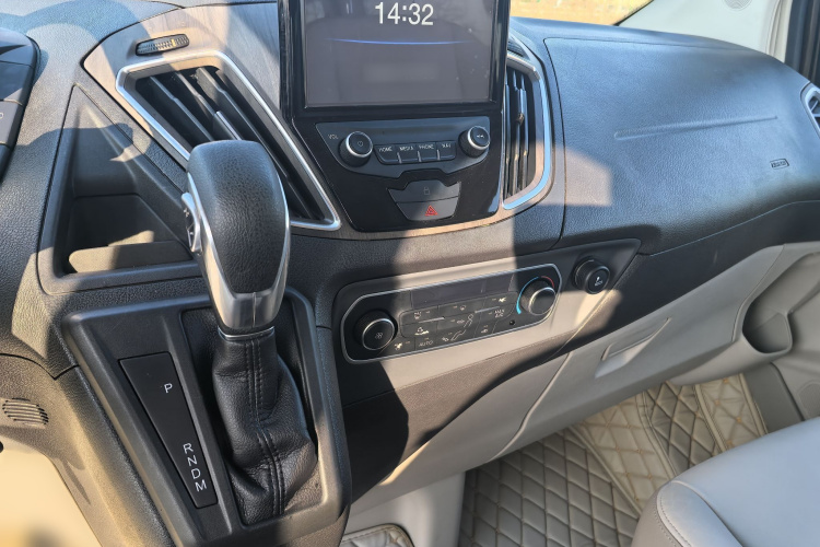 福特 途睿欧 2017款 2.0T 自动精睿版局部细节18