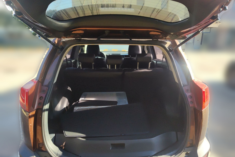 丰田 RAV4荣放 2015款 2.0L CVT两驱风尚版中控内饰23