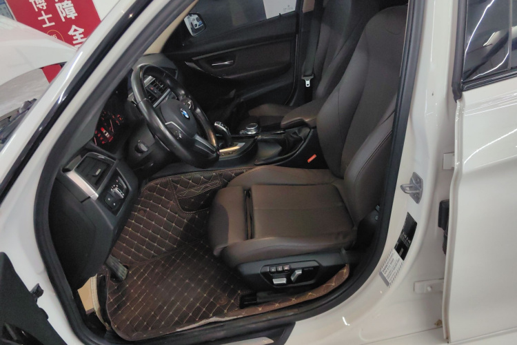 宝马3系 2018款 320Li 领先型M运动套装中控内饰19